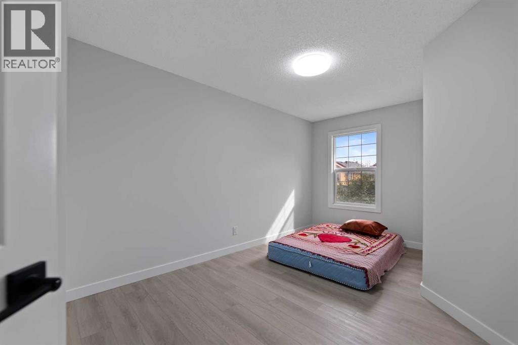 Single Family House for Sale in  Saddlecrest Green NE Saddle Ridge Calgary 