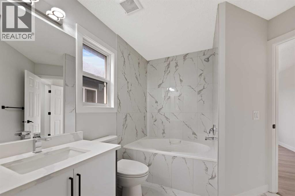 Single Family House for Sale in  Saddlecrest Green NE Saddle Ridge Calgary 