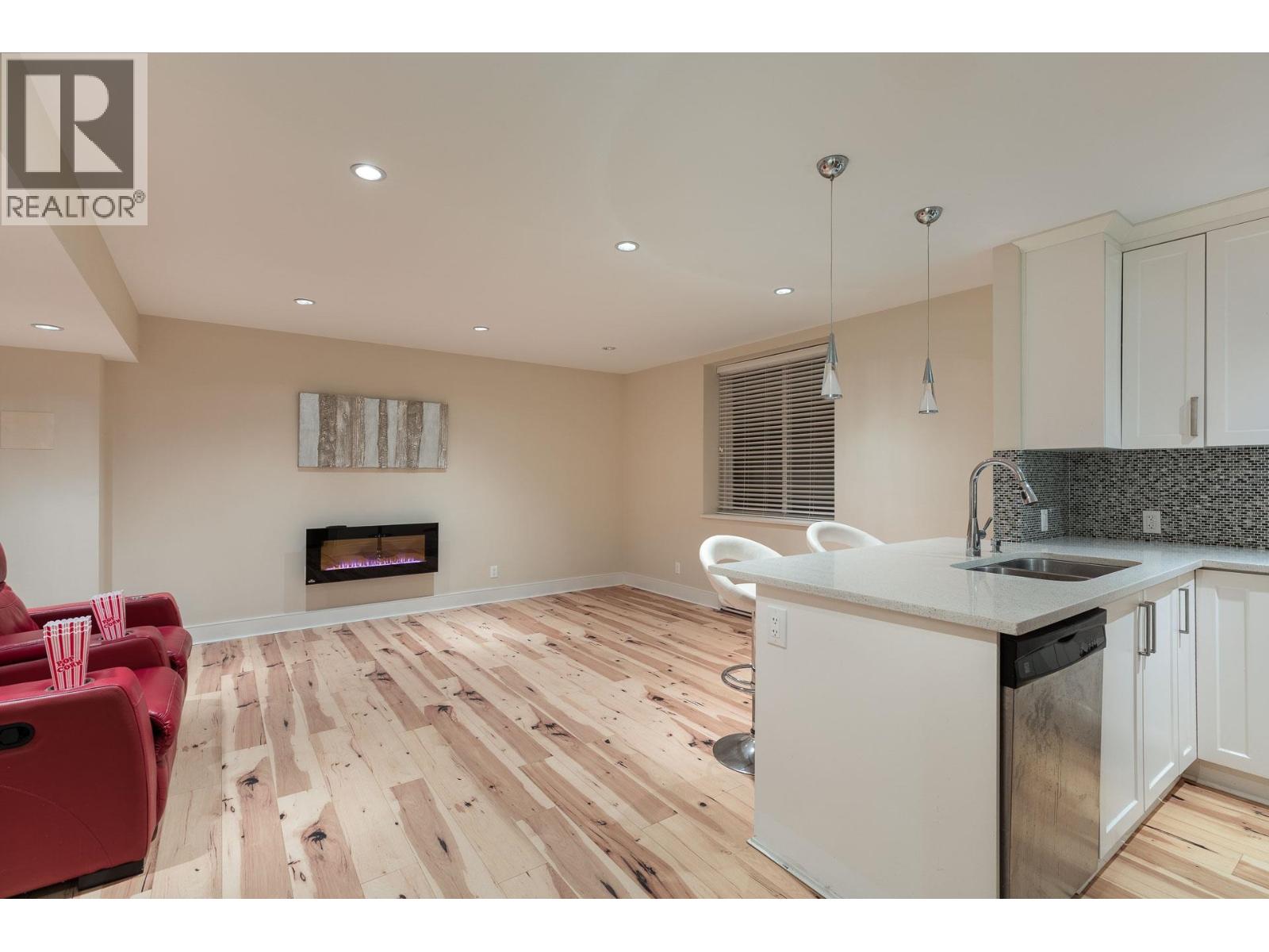839 W 20TH STREET, North Vancouver