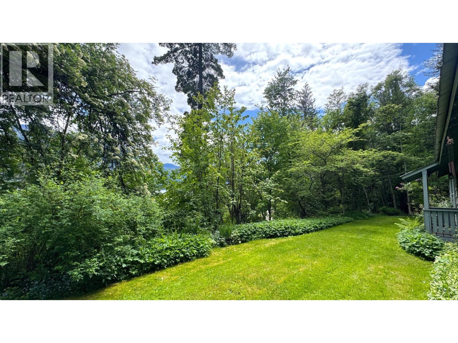 8927 Koehle Road, Kaslo