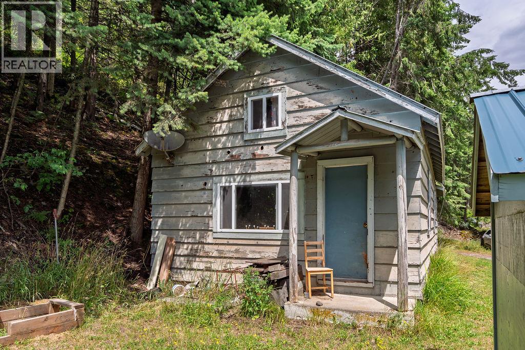 8927 Koehle Road, Kaslo