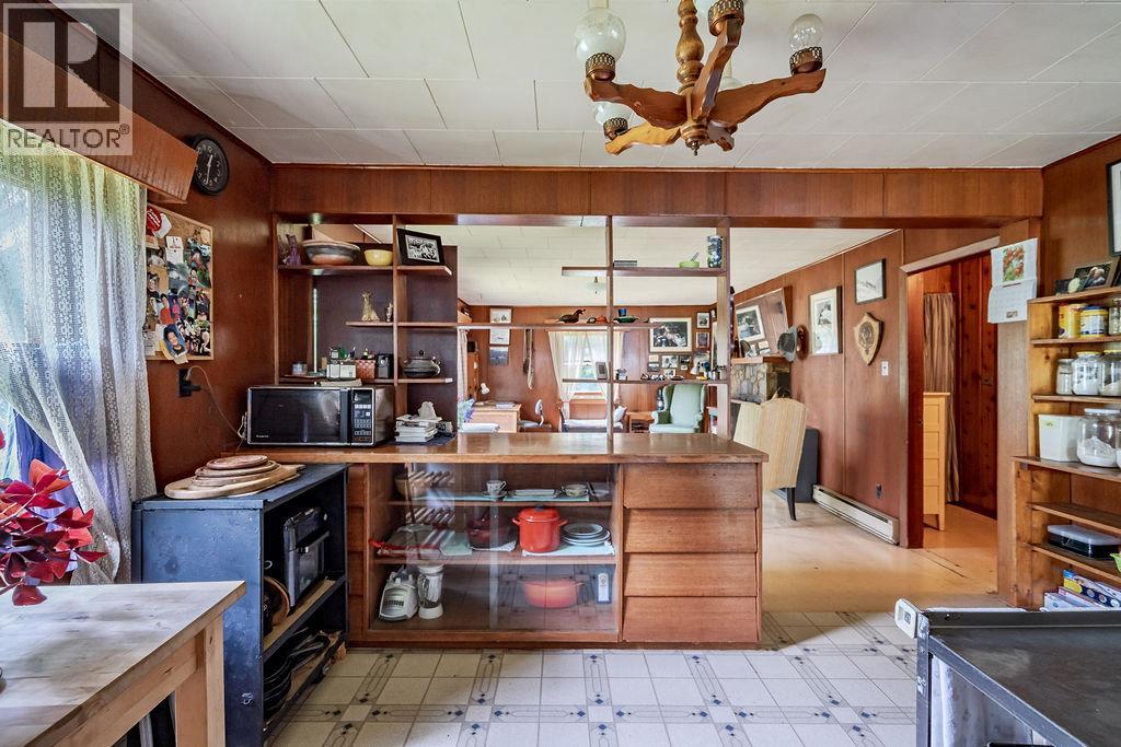 8927 Koehle Road, Kaslo