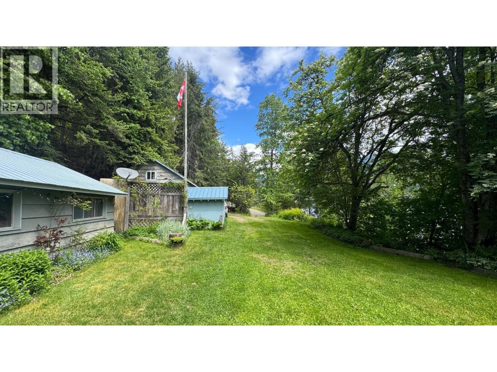 8927 Koehle Road, Kaslo