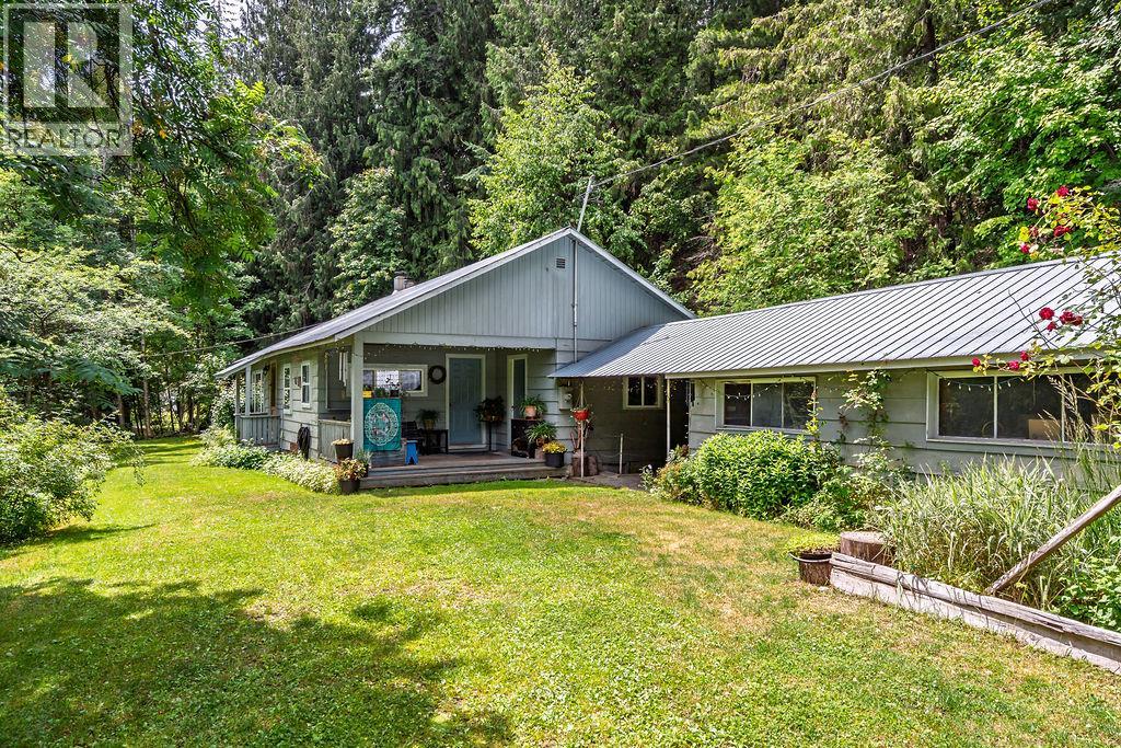 8927 Koehle Road, Kaslo