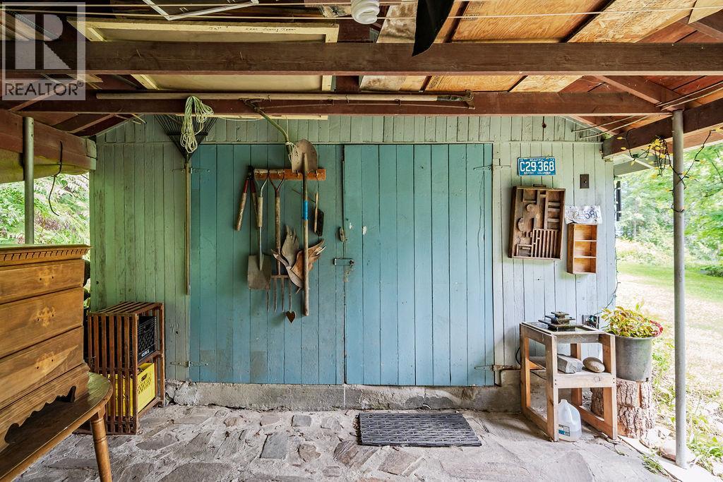 8927 Koehle Road, Kaslo