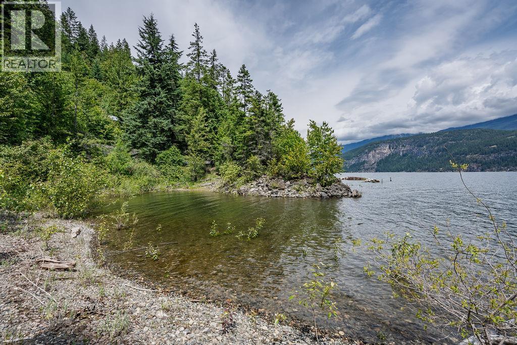 8927 Koehle Road, Kaslo