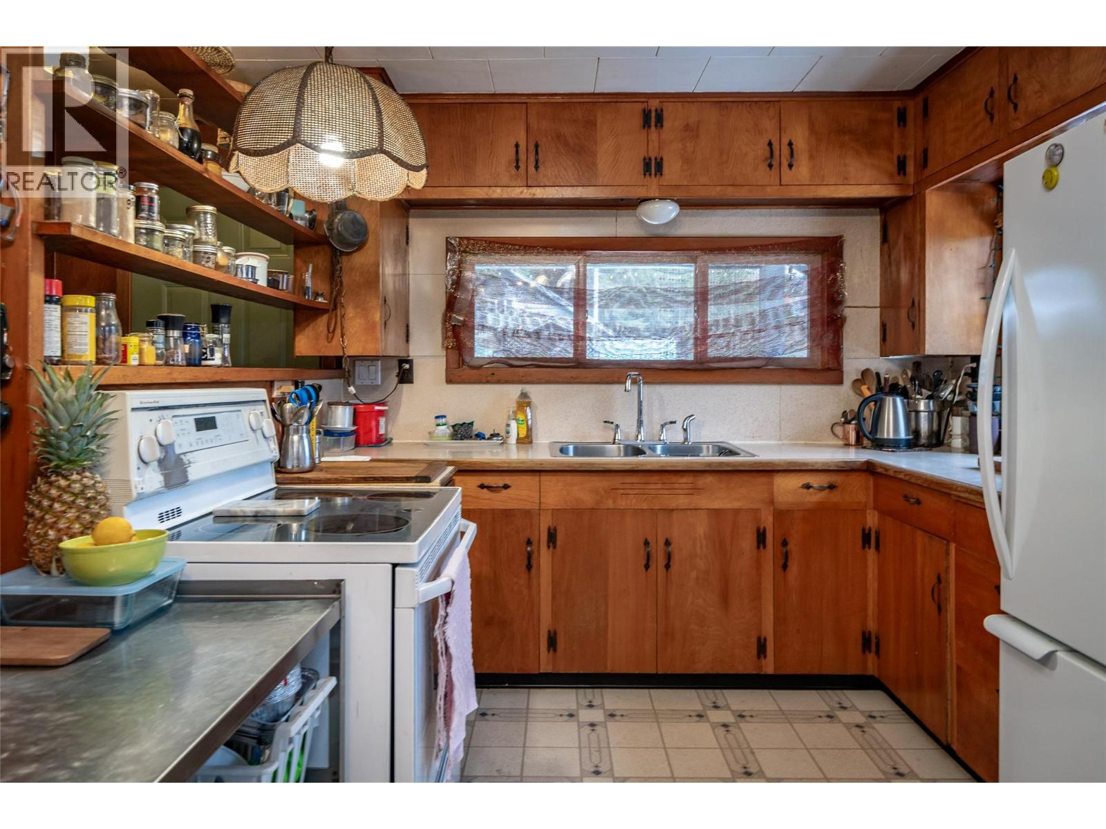 8927 Koehle Road, Kaslo