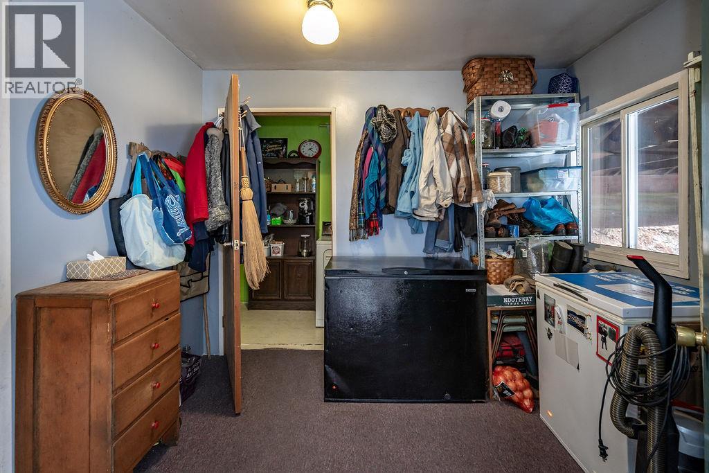 8927 Koehle Road, Kaslo