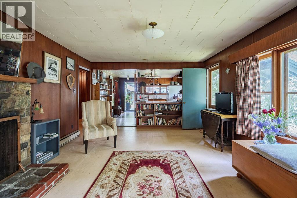 8927 Koehle Road, Kaslo