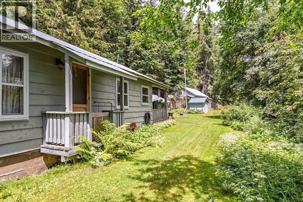 8927 Koehle Road, Kaslo