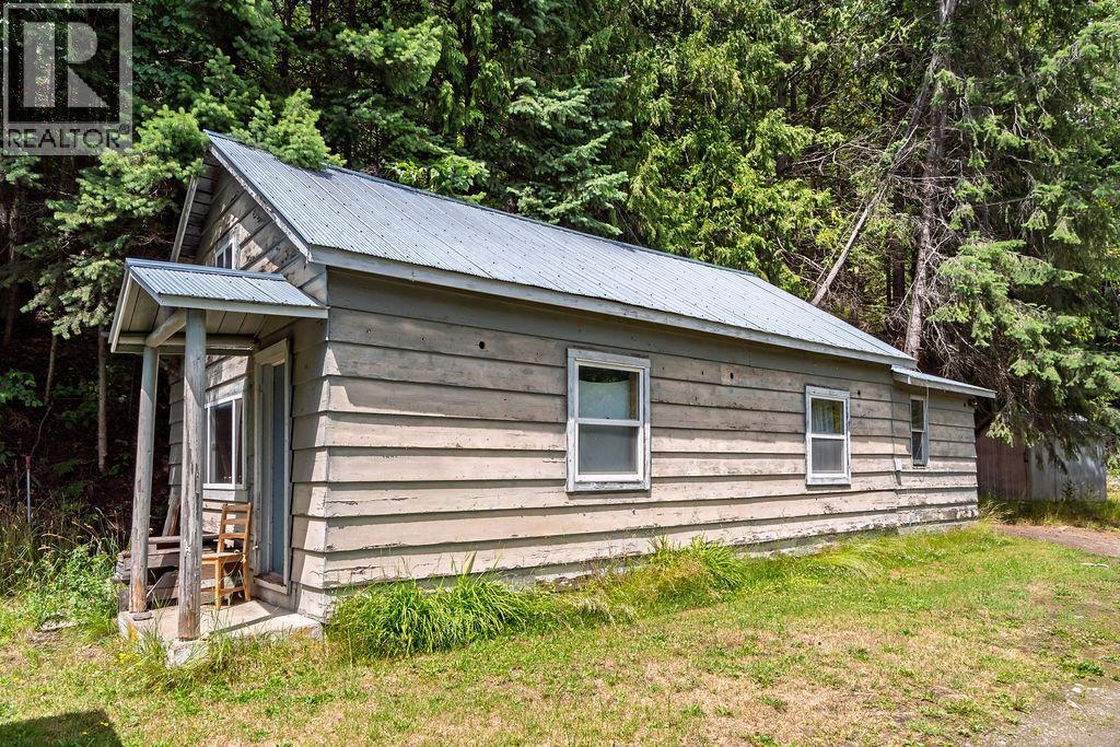 8927 Koehle Road, Kaslo