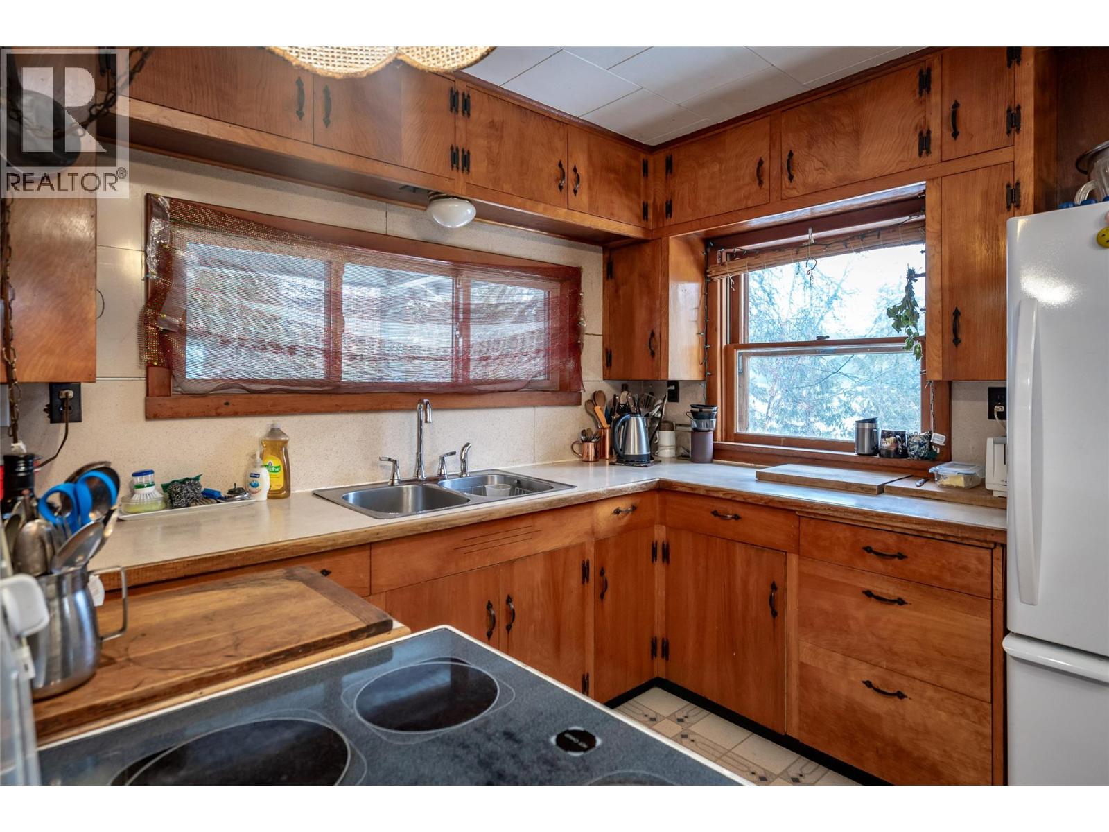 8927 Koehle Road, Kaslo