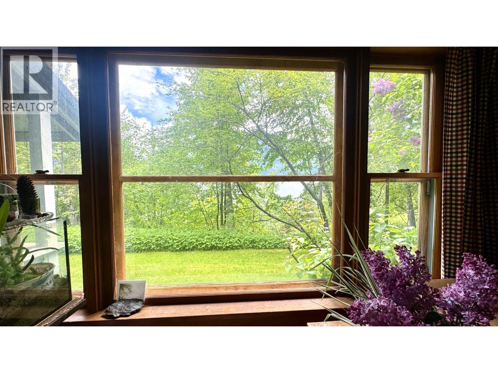 8927 Koehle Road, Kaslo