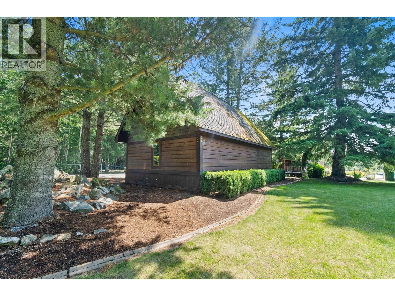  33 Old Town Road, Sicamous