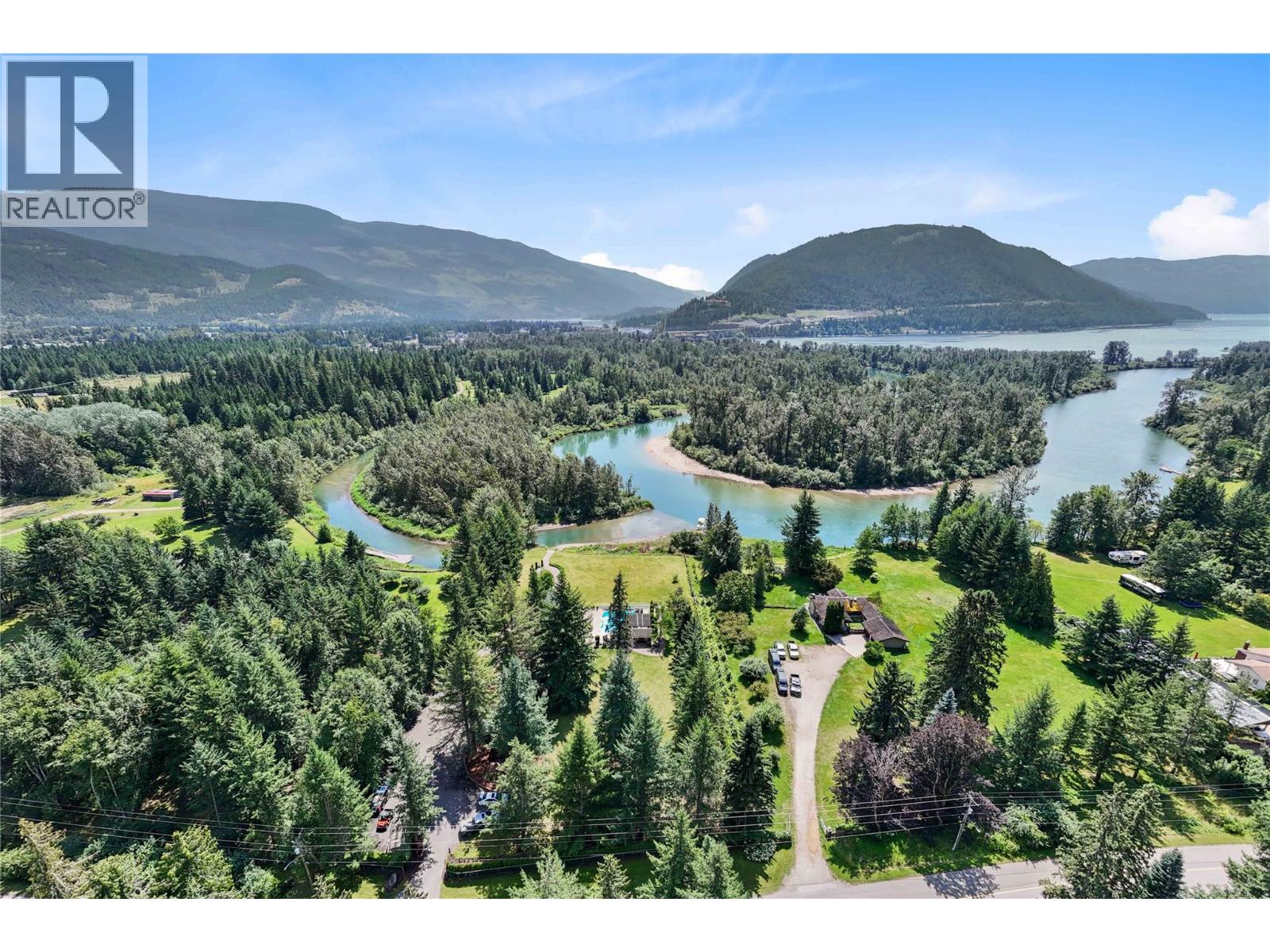  33 Old Town Road, Sicamous