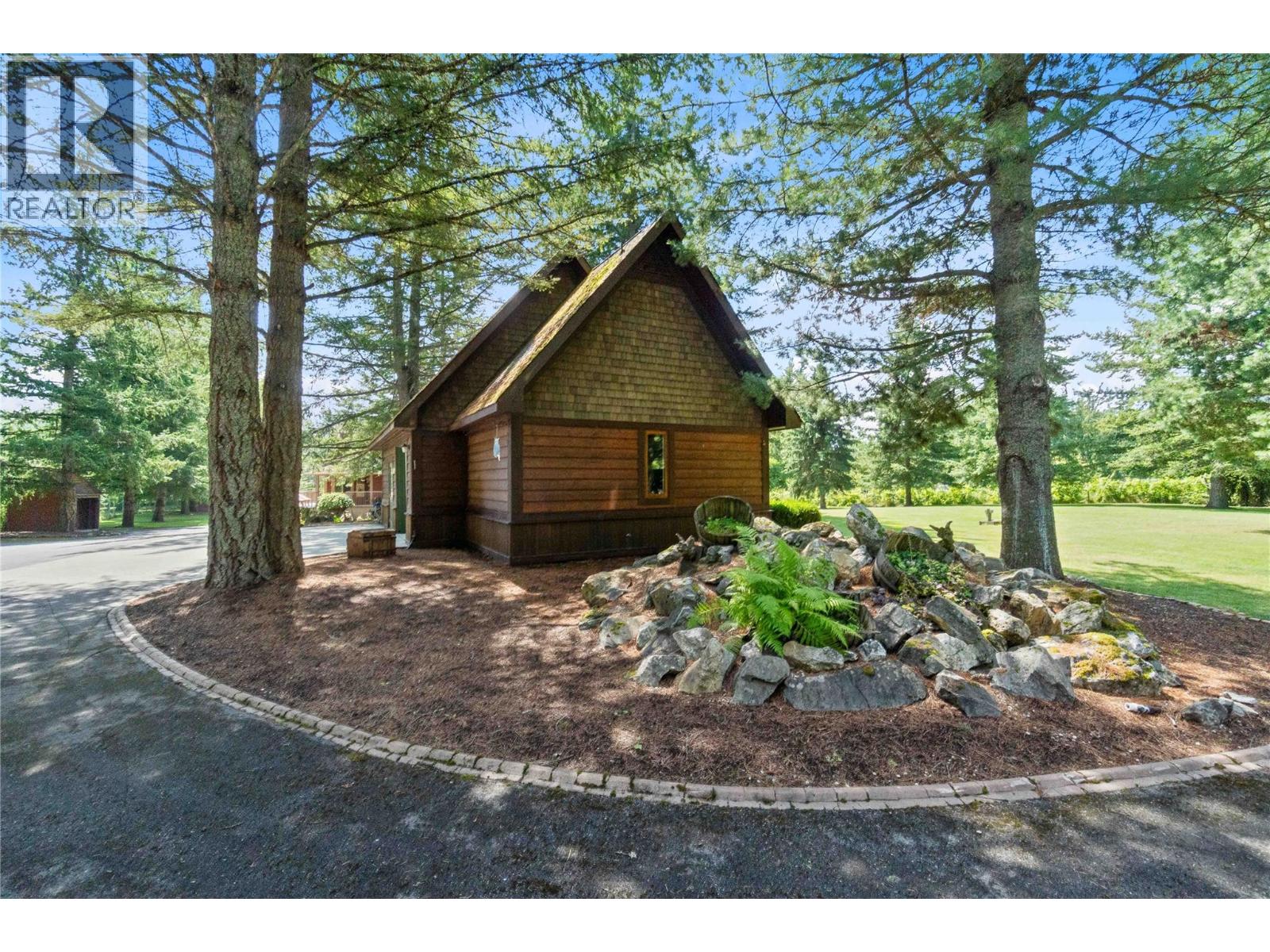  33 Old Town Road, Sicamous