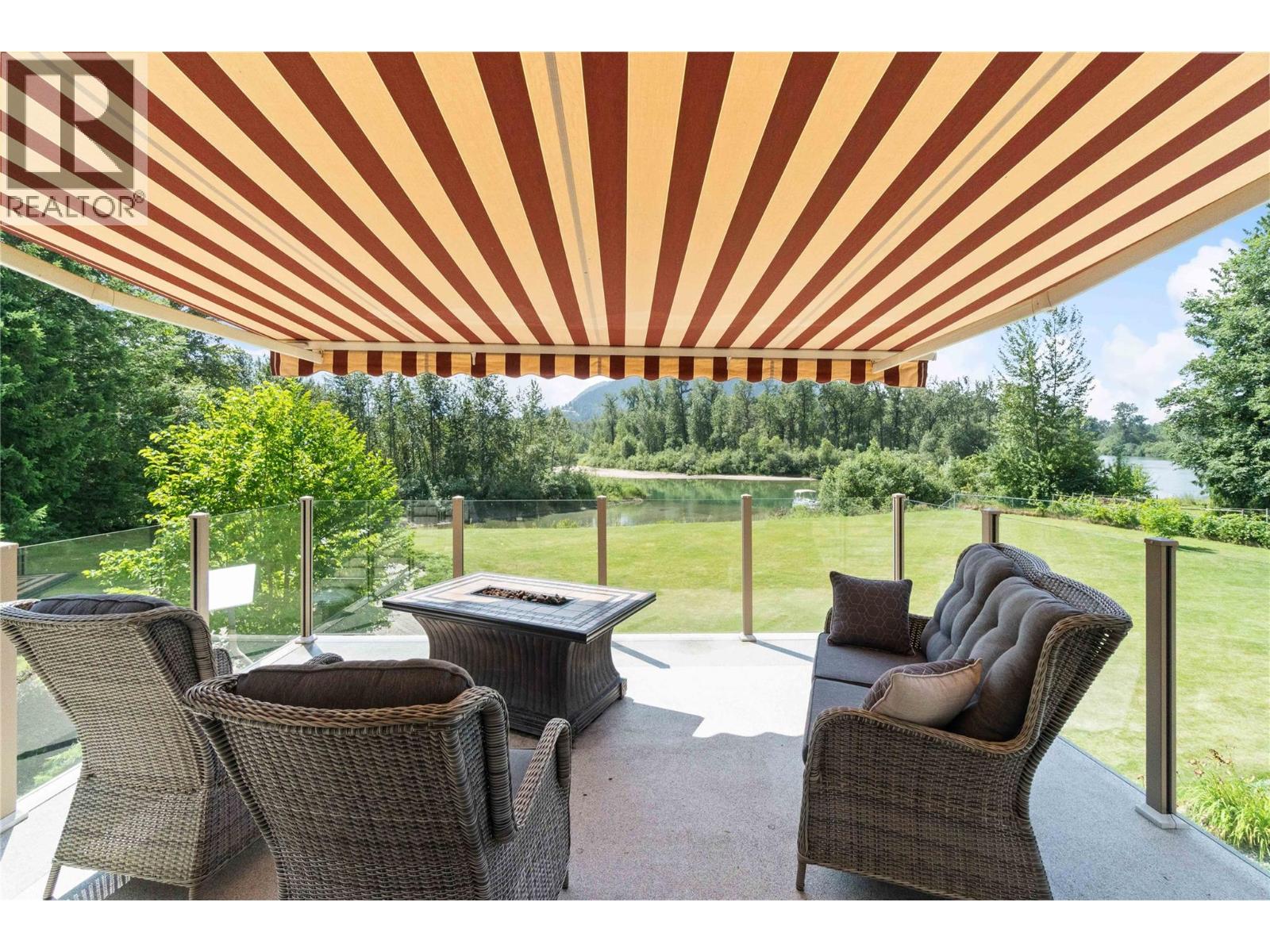  33 Old Town Road, Sicamous