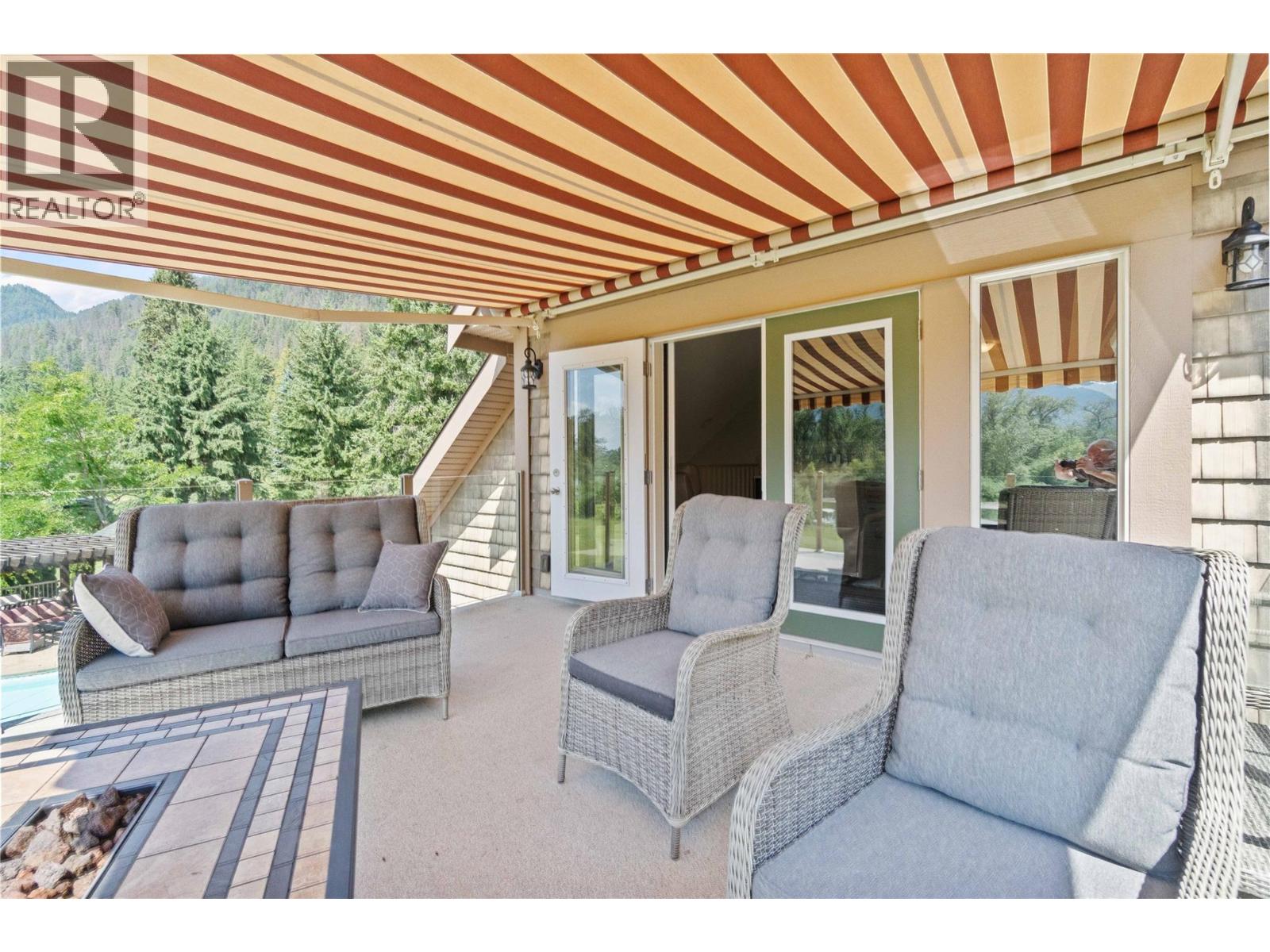  33 Old Town Road, Sicamous