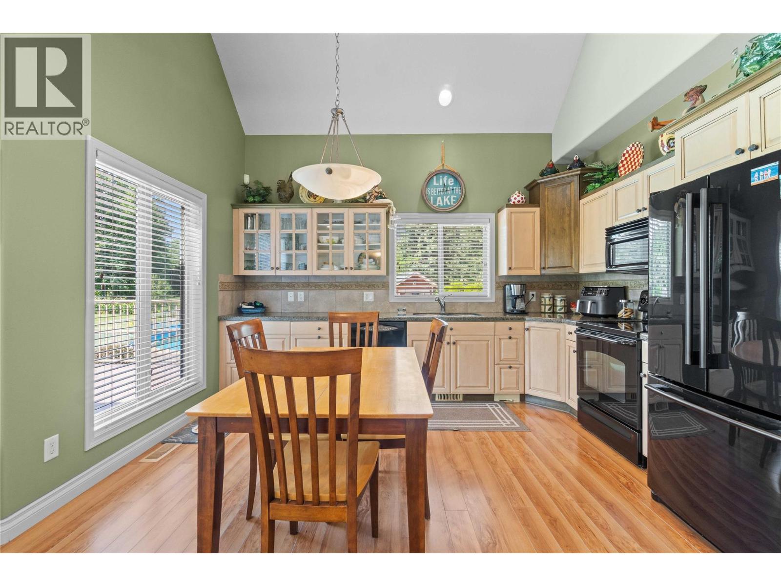  33 Old Town Road, Sicamous