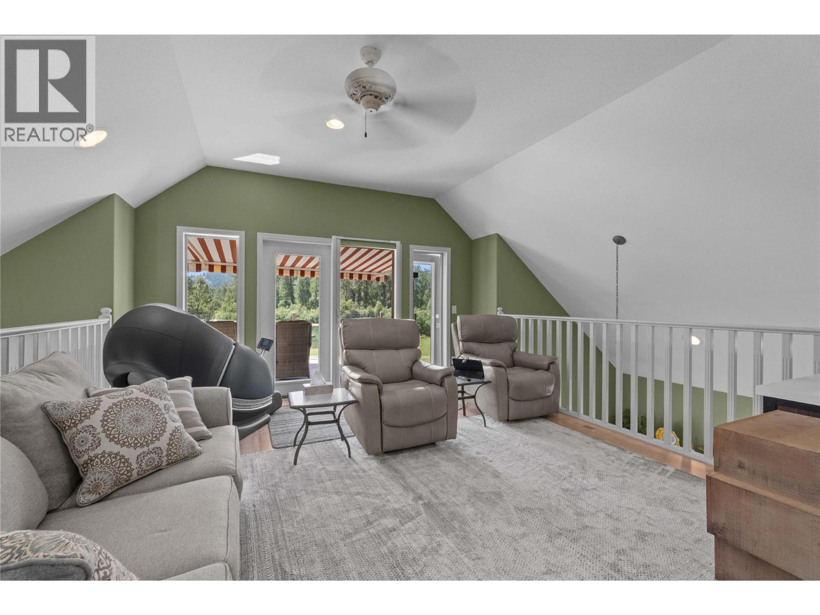  33 Old Town Road, Sicamous