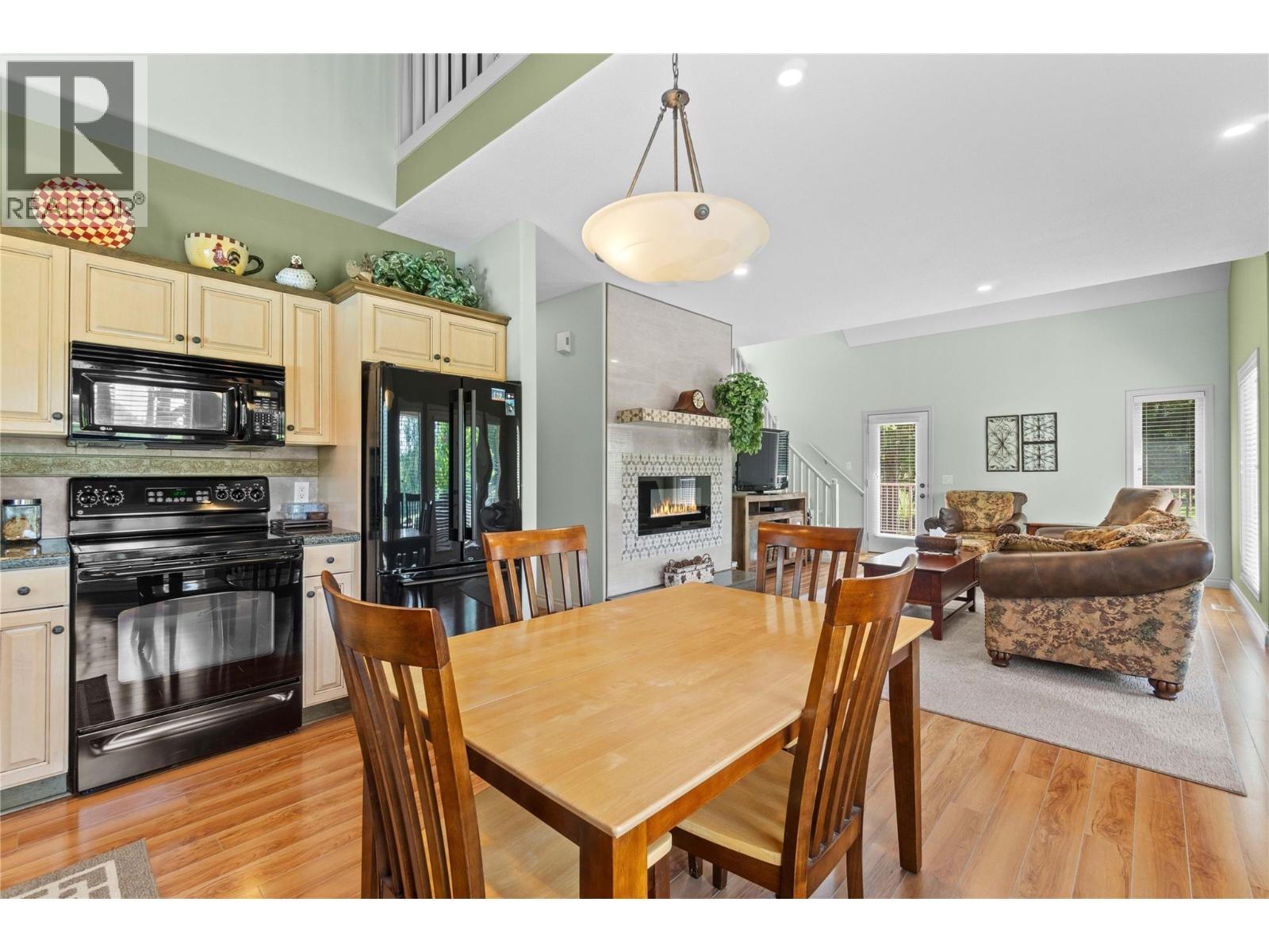  33 Old Town Road, Sicamous