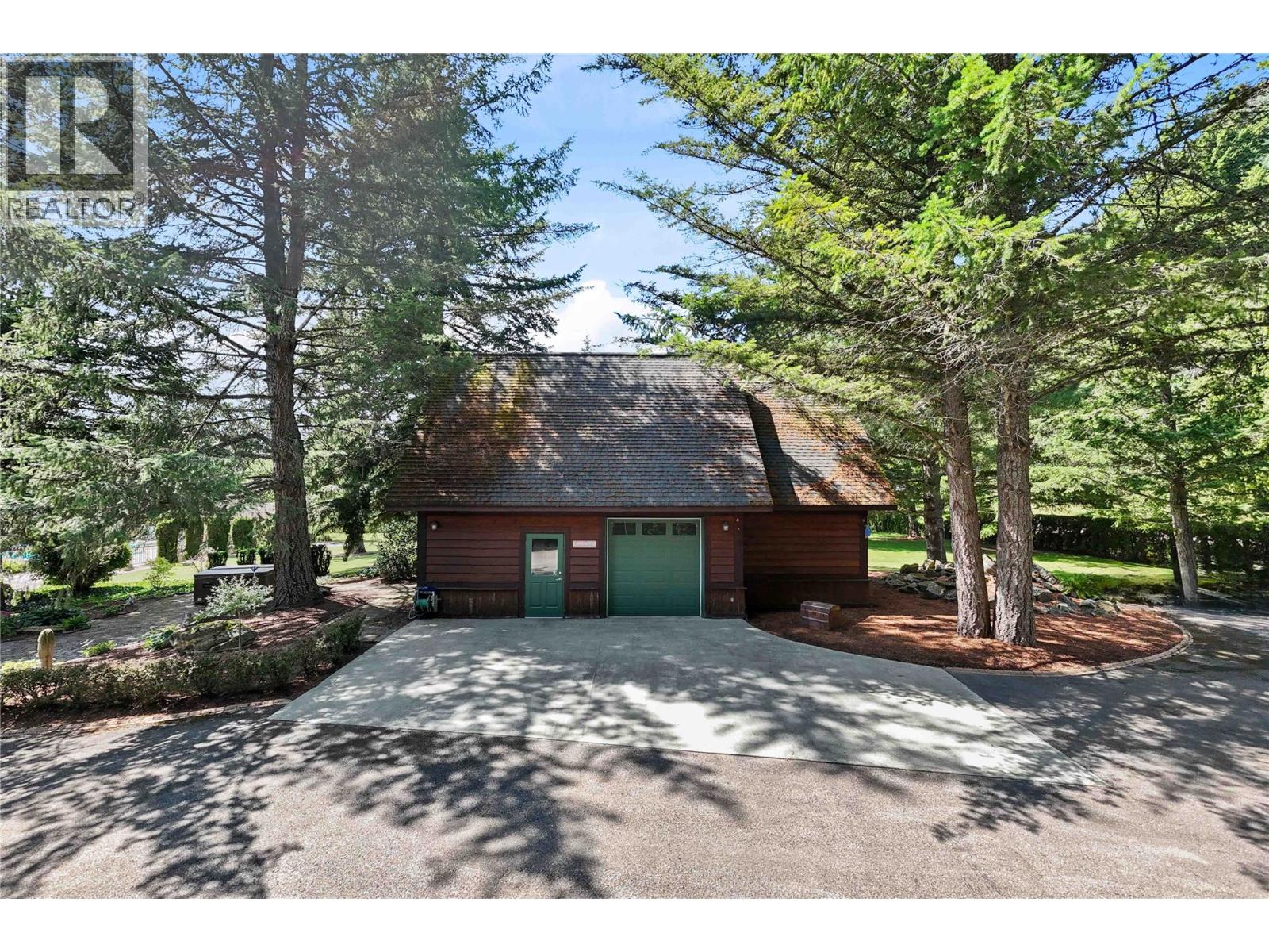  33 Old Town Road, Sicamous