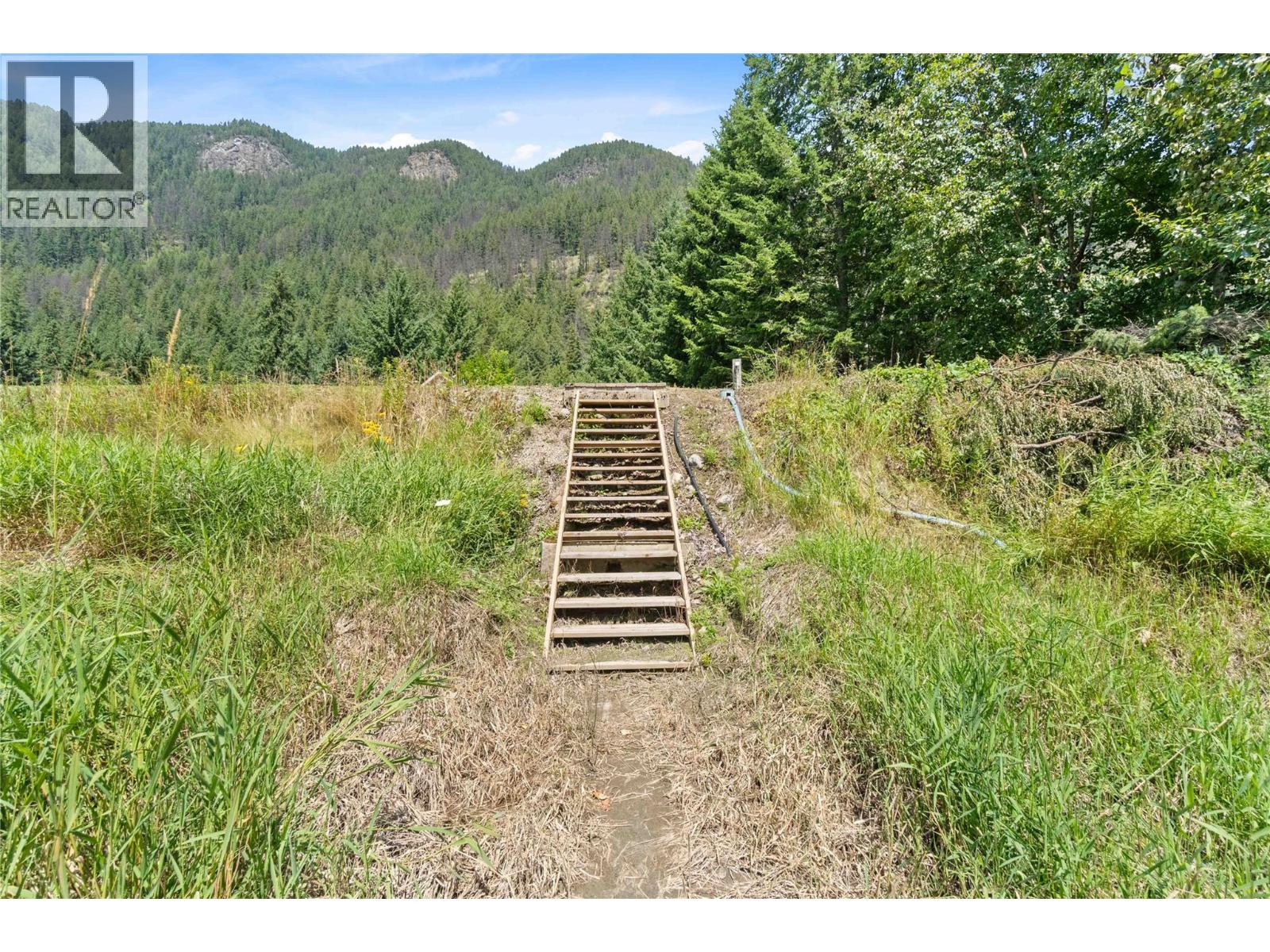  33 Old Town Road, Sicamous