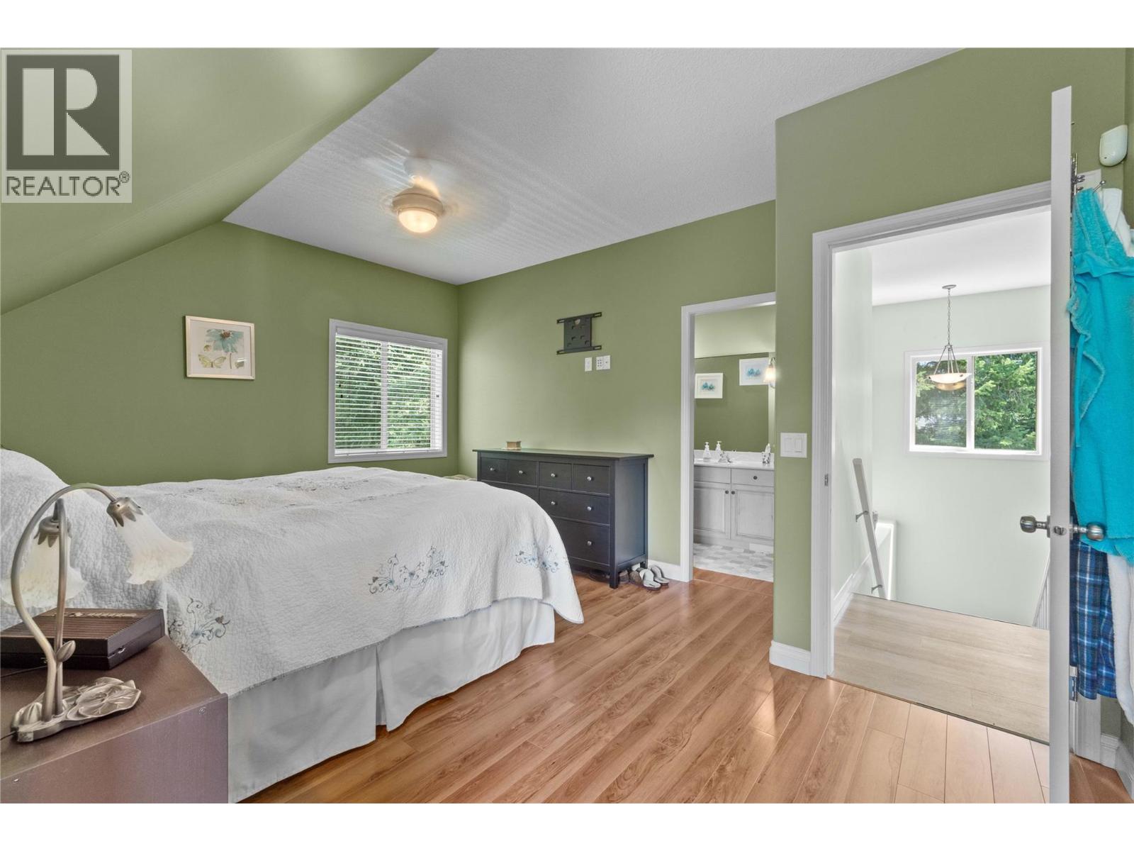  33 Old Town Road, Sicamous