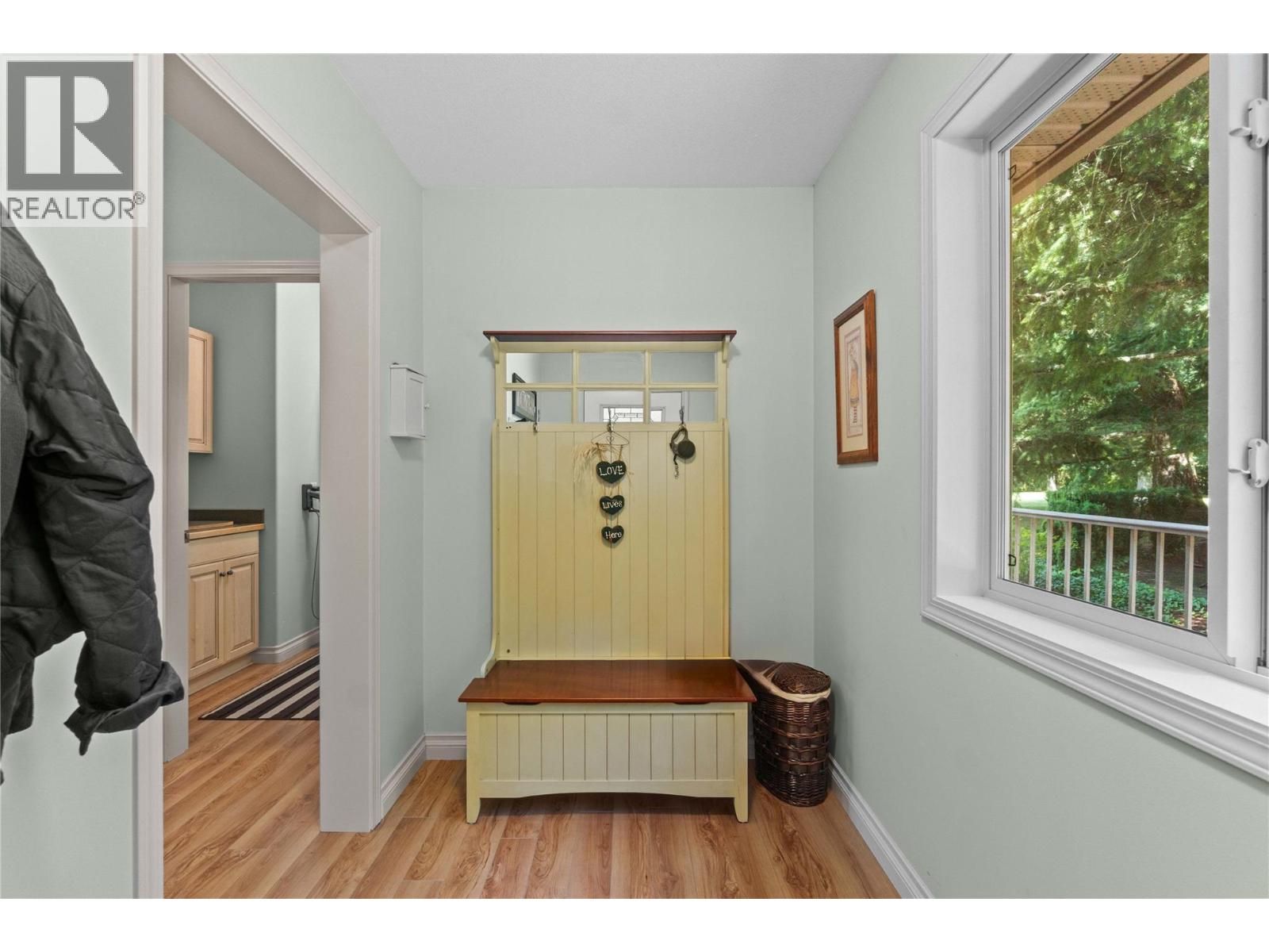  33 Old Town Road, Sicamous