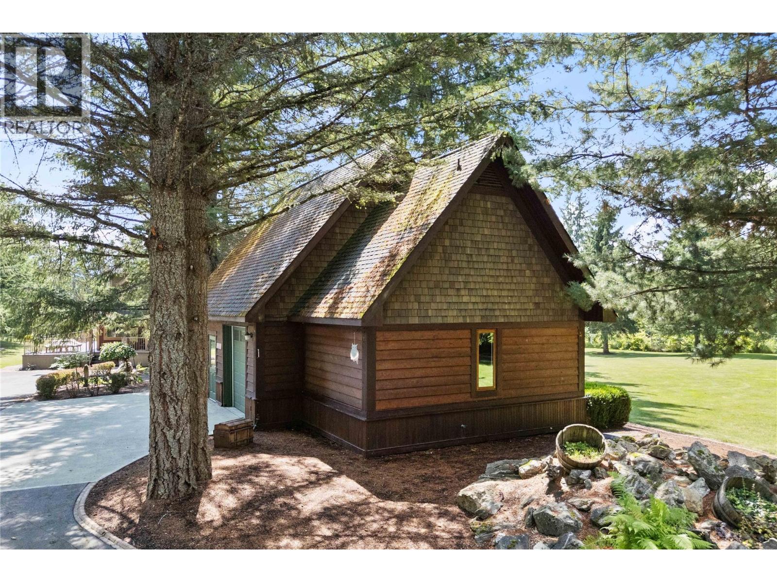  33 Old Town Road, Sicamous