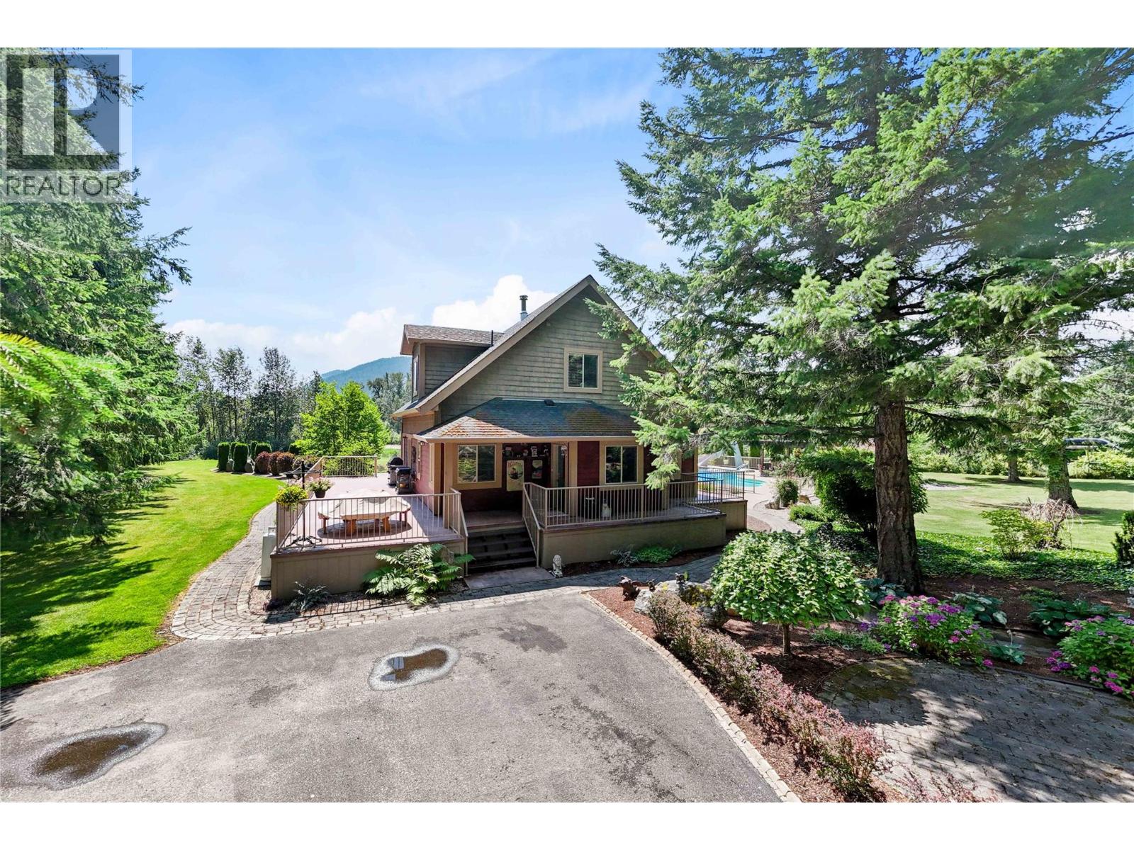  33 Old Town Road, Sicamous