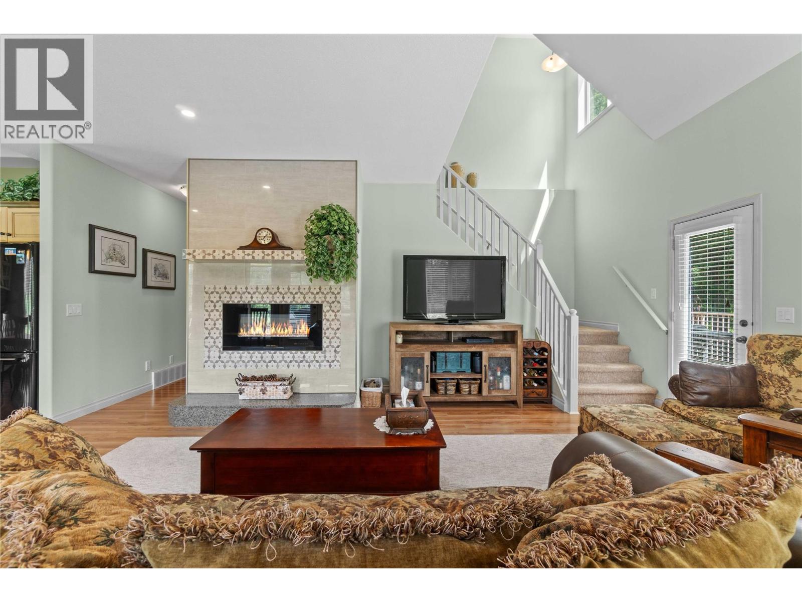  33 Old Town Road, Sicamous