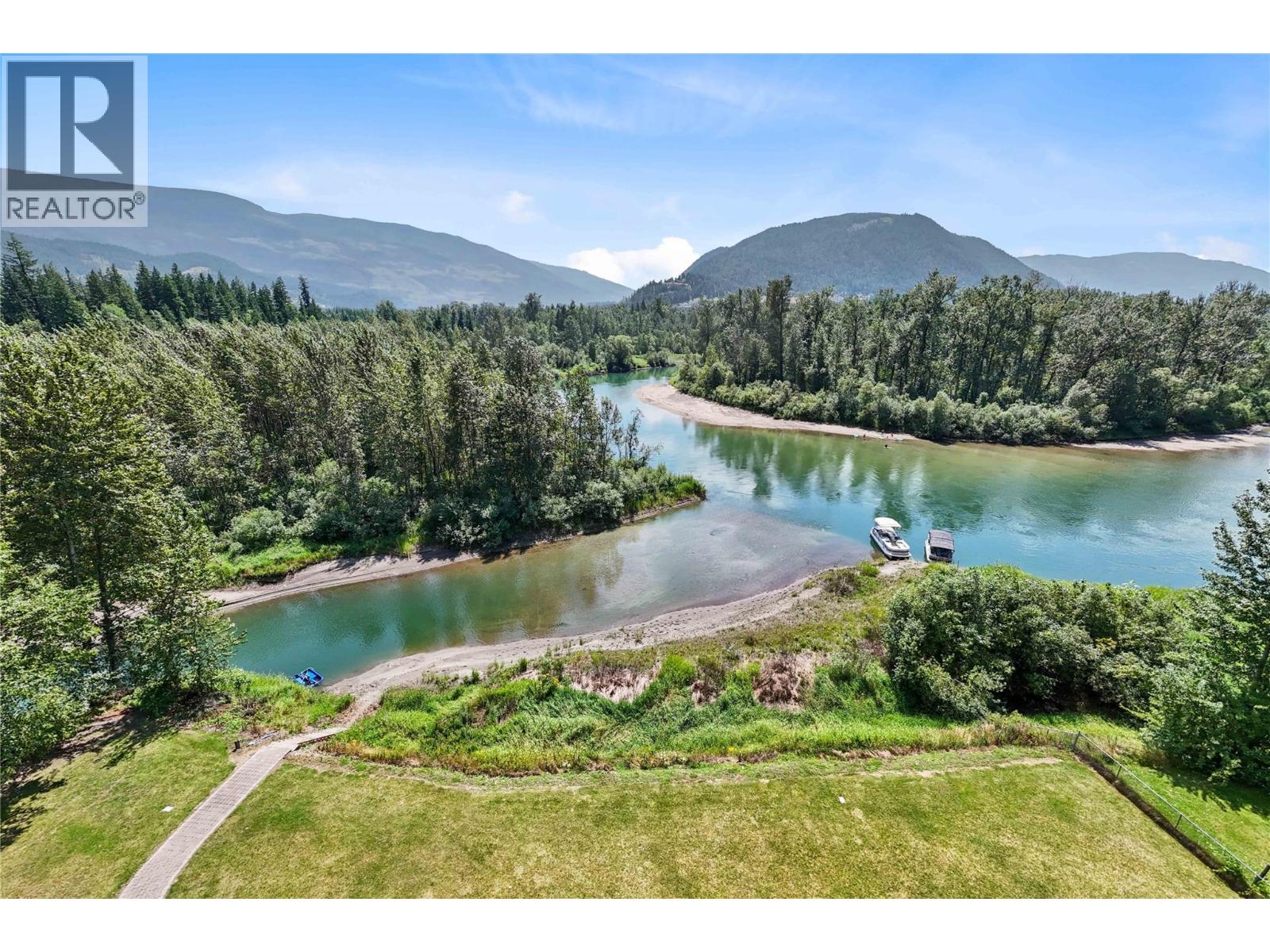  33 Old Town Road, Sicamous