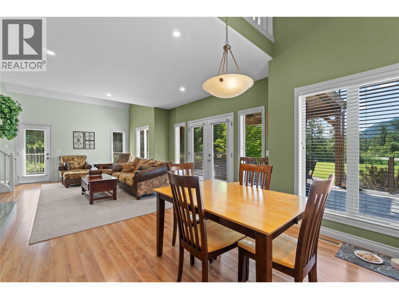  33 Old Town Road, Sicamous