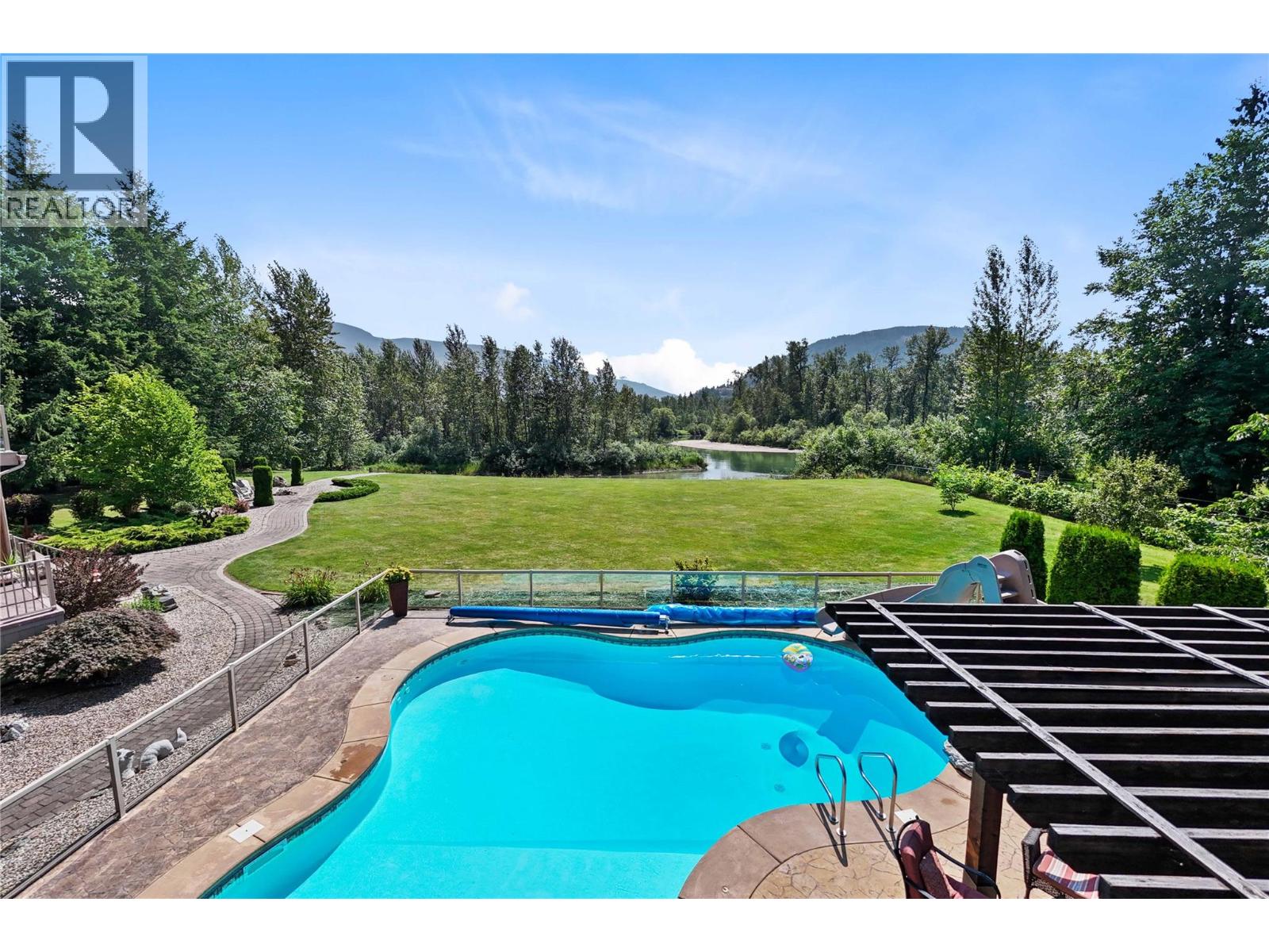  33 Old Town Road, Sicamous