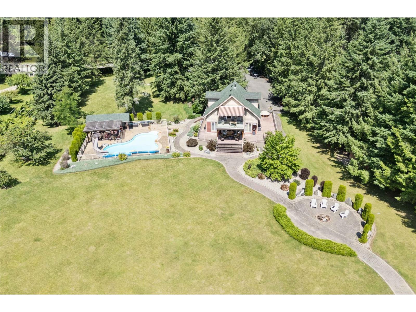  33 Old Town Road, Sicamous