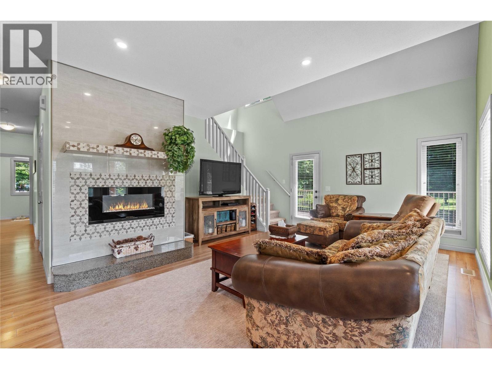  33 Old Town Road, Sicamous