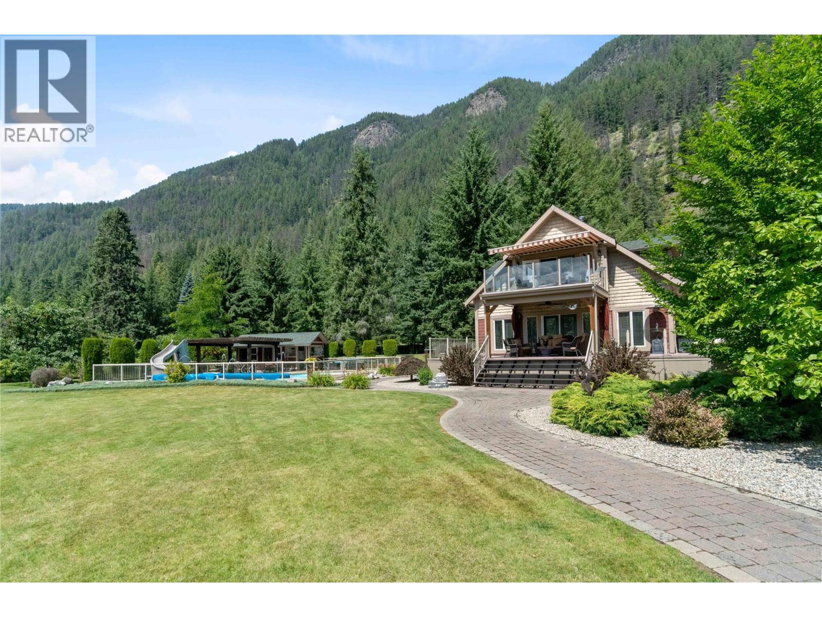  33 Old Town Road, Sicamous