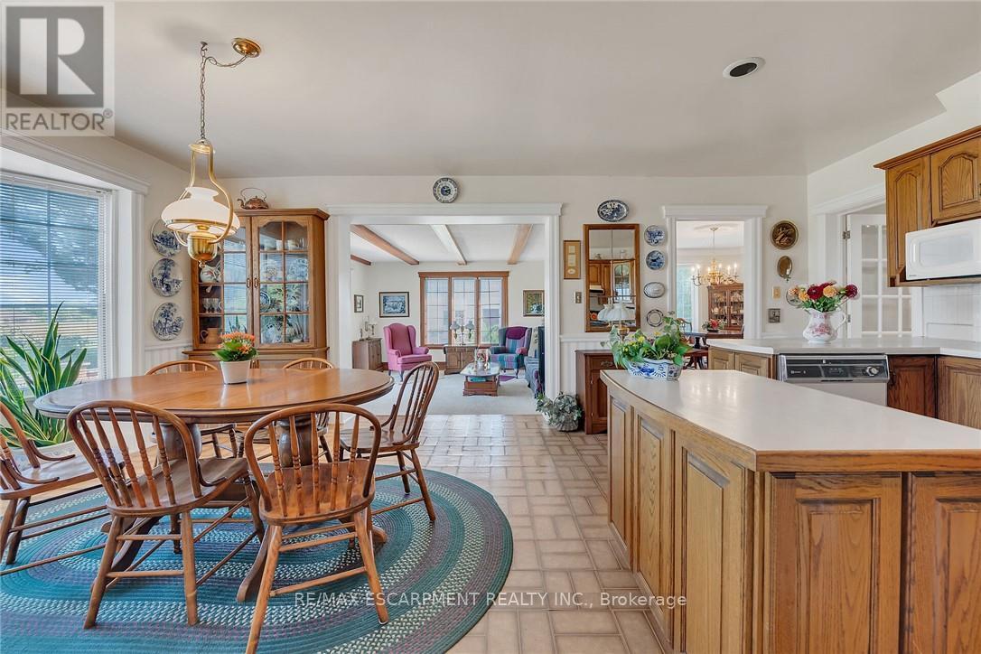 5581 KING STREET - 18