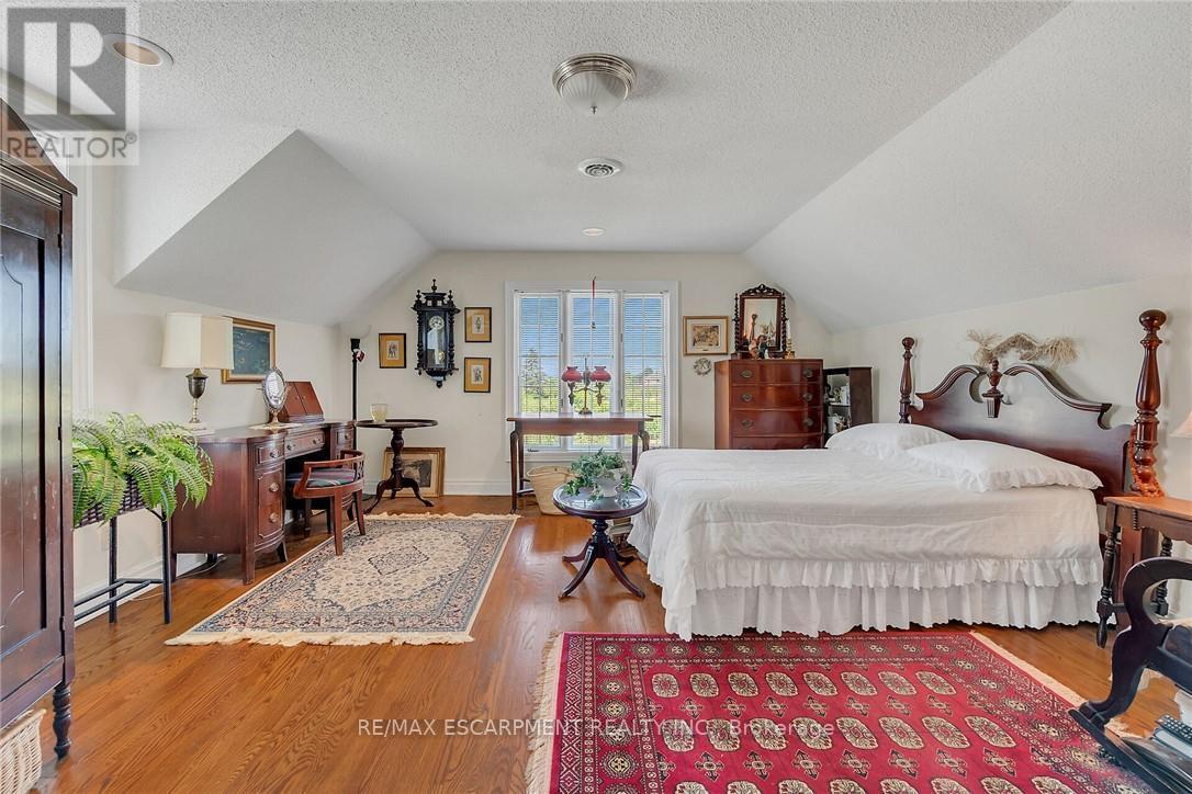 5581 KING STREET - 24