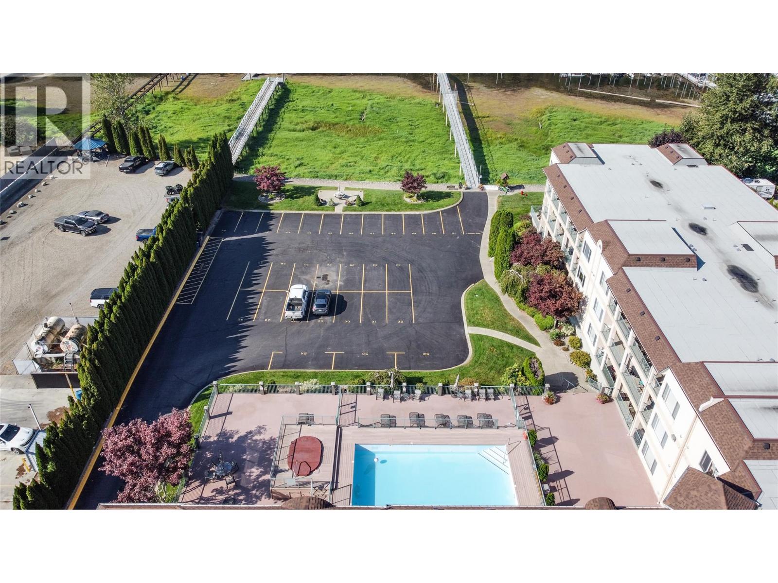 1002 Riverside Avenue Unit# 111, Sicamous