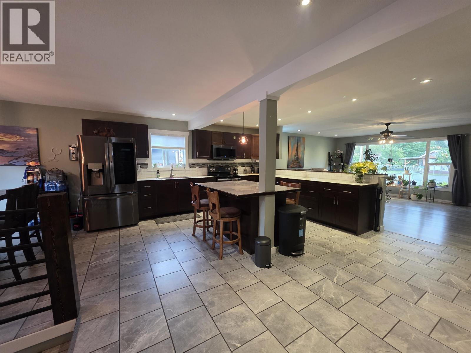 3865 SKINNER STREET, Terrace
