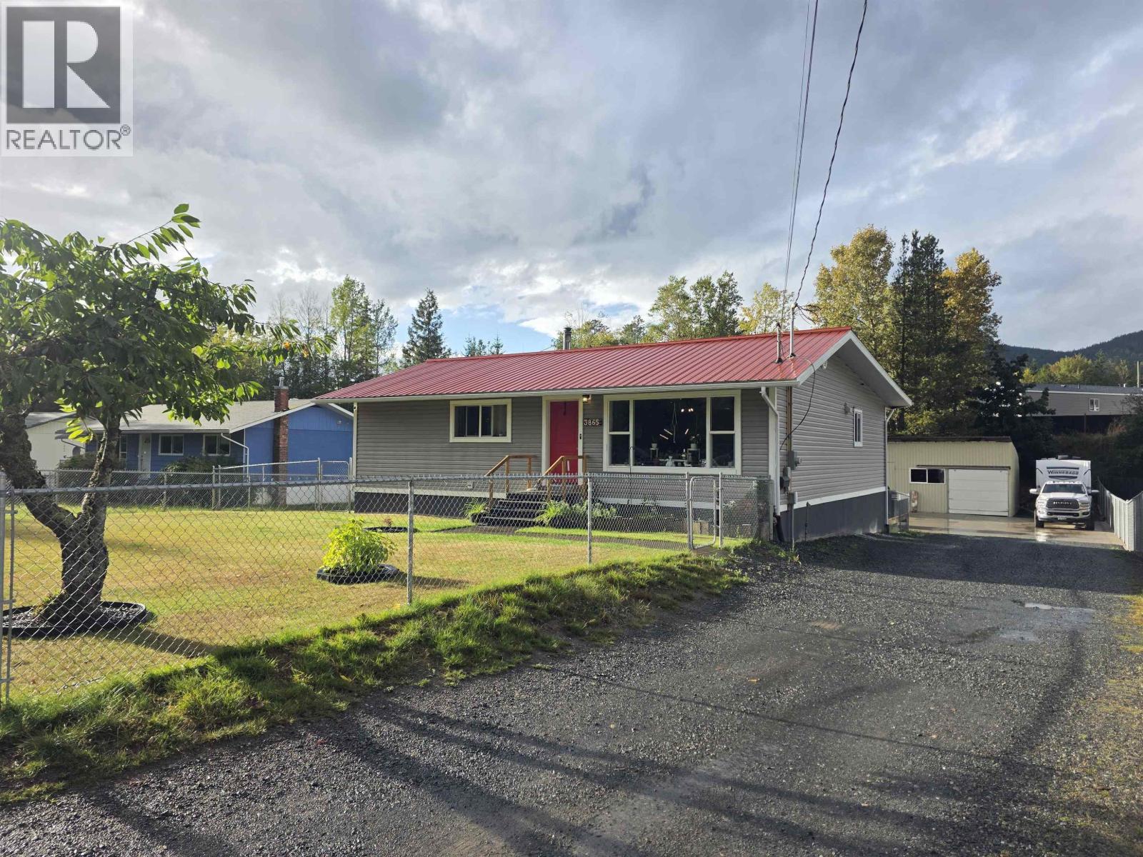 3865 SKINNER STREET, Terrace