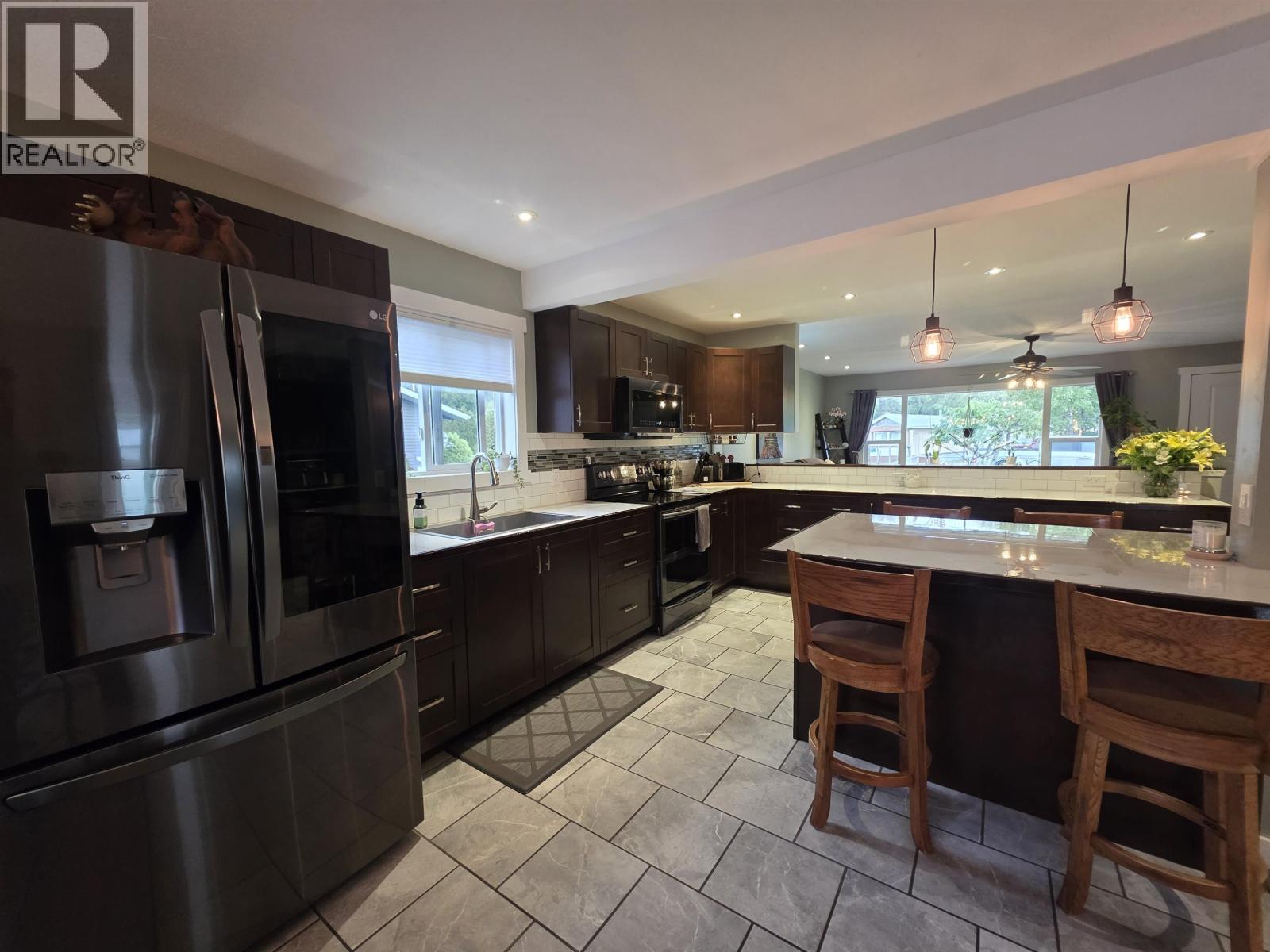 3865 SKINNER STREET, Terrace