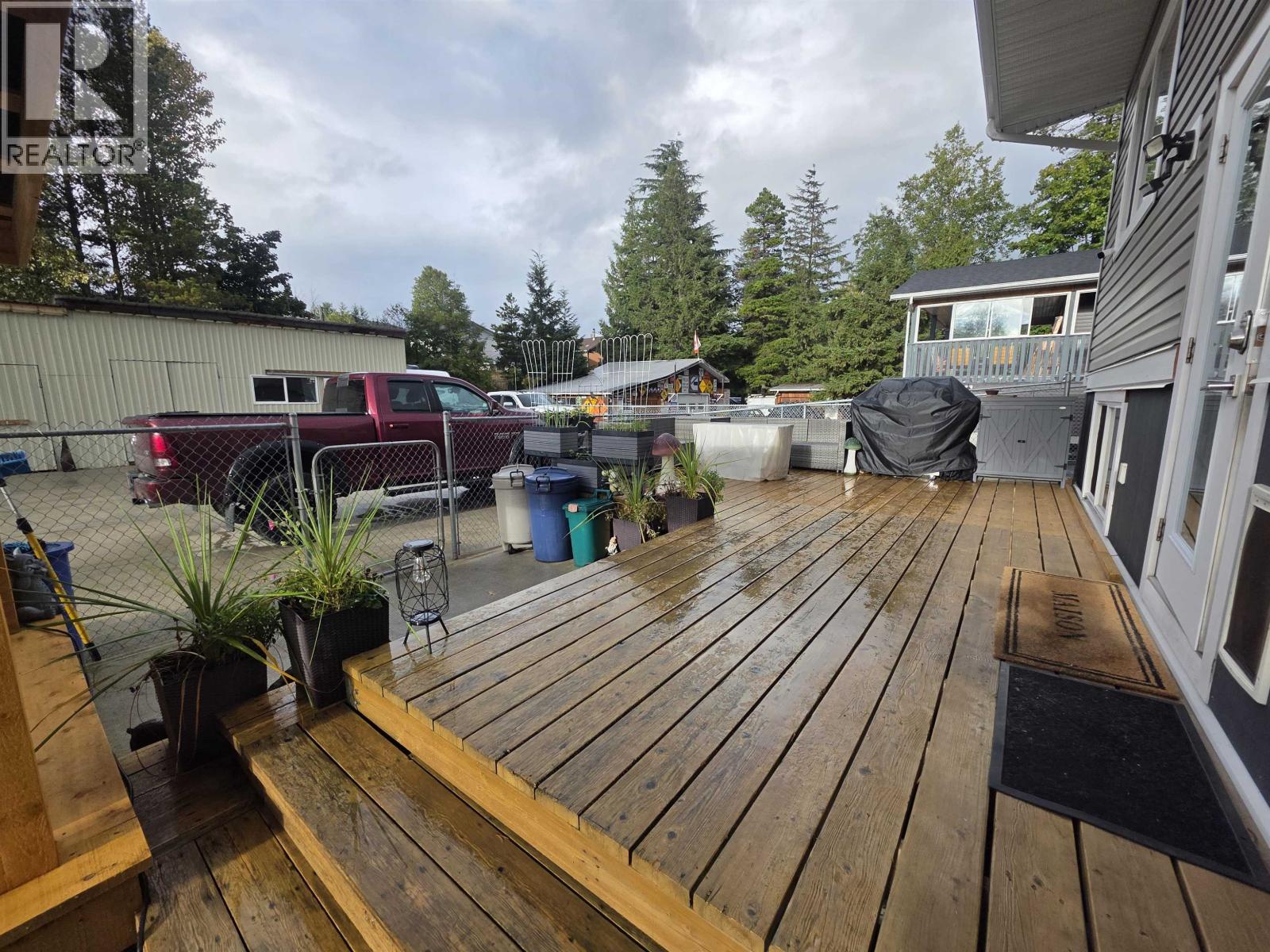 3865 SKINNER STREET, Terrace