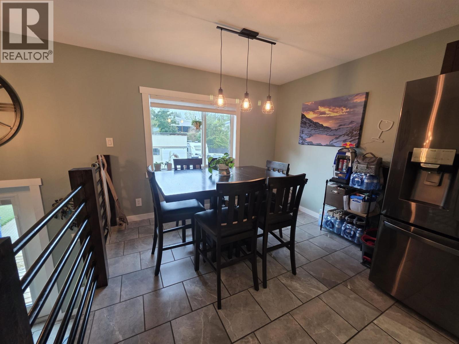 3865 SKINNER STREET, Terrace