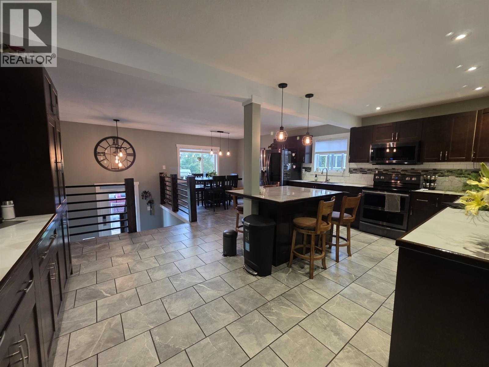 3865 SKINNER STREET, Terrace