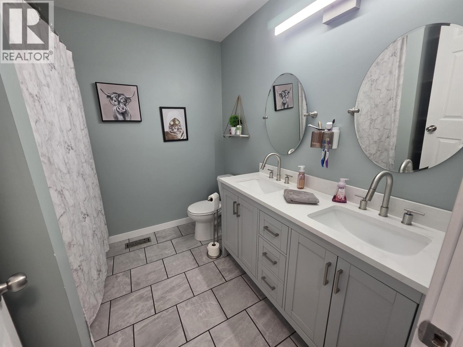 3865 SKINNER STREET, Terrace