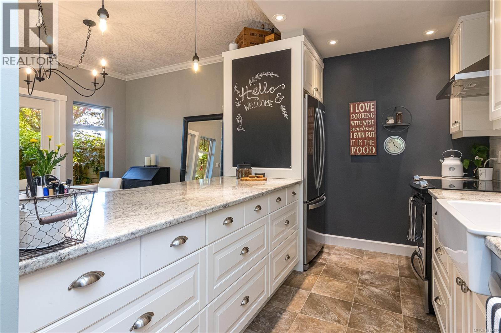 111 1110 Willow Street, Saanich