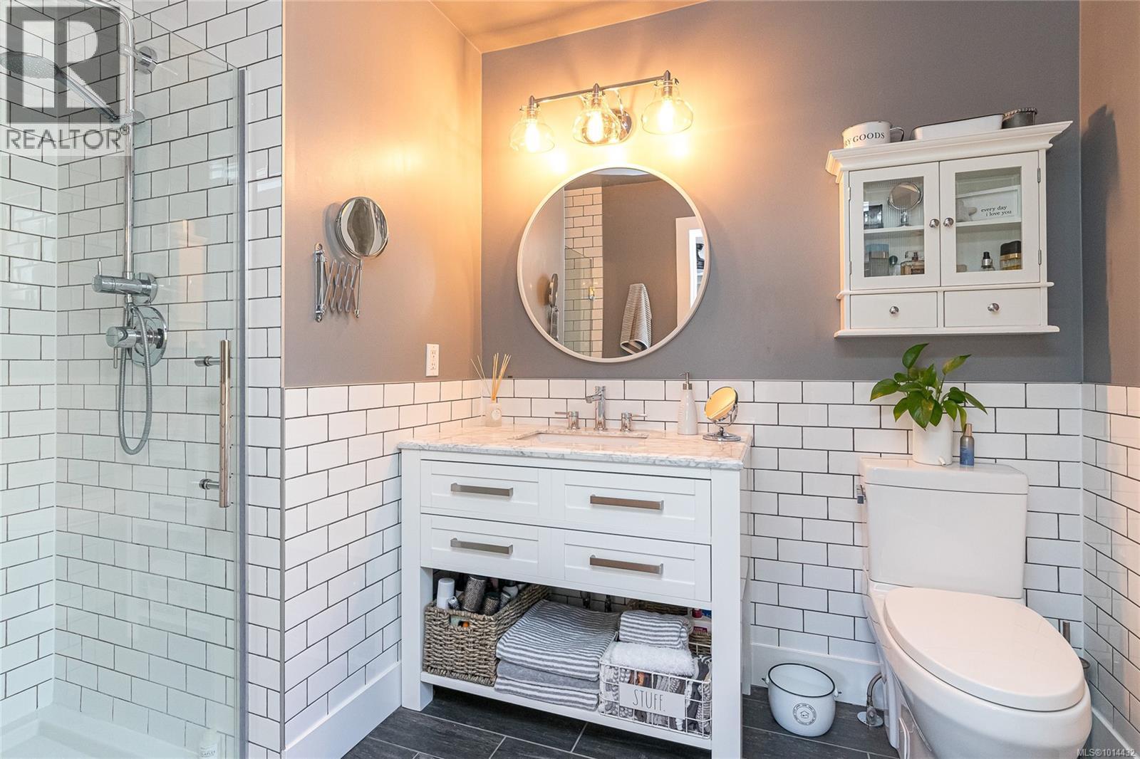 111 1110 Willow Street, Saanich